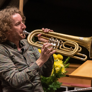 Kabarettist Thoma Franz-Riegler in der Ennsleitner Kirche