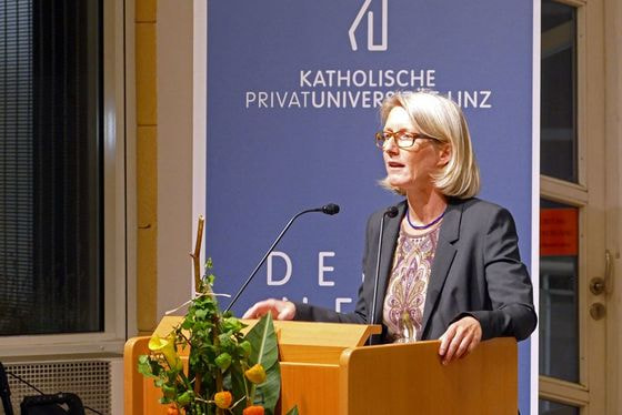 Univ.-Prof.in Dr.in Anna Minta