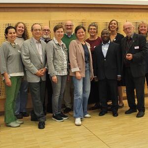 V. l.: Tobias Renoldner, Claudia Hössinger, Eva Maria Eder, Dietmar Böhler, Alois Rockenschaub, Ilse Zierler, Josef Sengschmid, Teresa Kaineder, Maria Eicher, Arcanjo Sitimela, Sarah Orlovsky, Johann Hammerl, Karin Hödlmoser, August Lemmerer