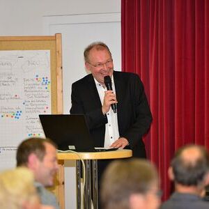 Dechant Florian Sonnleitner begrüßte alle Anwesenden.