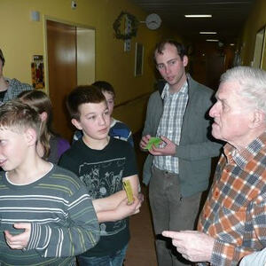 Firmlinge im Seniorenheim