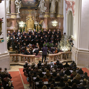 Chor des Konservatoriums für Kirchenmusik der Diözese Linz und Barockensemble Linz unter der Leitung von Wolfgang Kreuzhuber