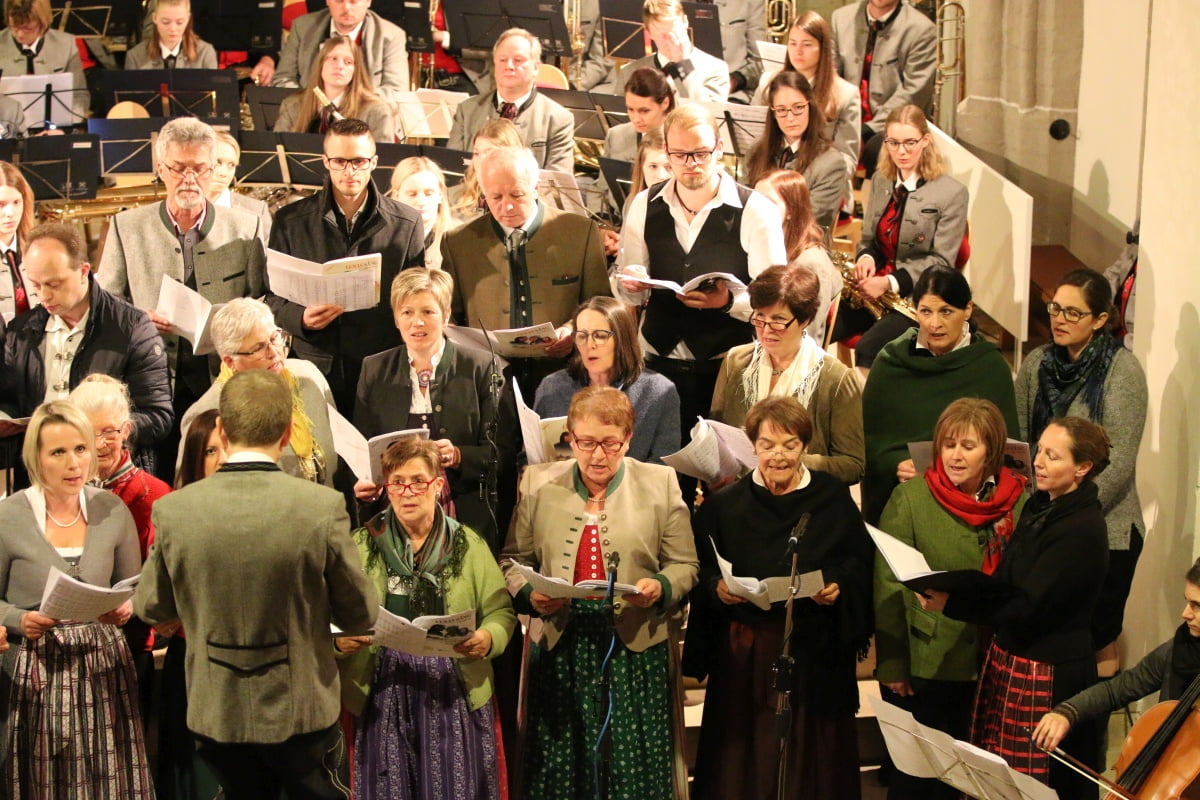 MV-Ottnang-Manning und Kirchenchor Ottnang in Concert