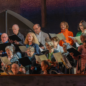 Festgottesdienst, musikalische Umrahmung durch Kirchenchor und Orchester