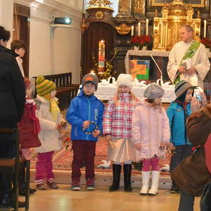 Kindersegnung 2015 in der Stadtpfarrkirche Urfahr mit dem Kindergarten Schwalbennest.