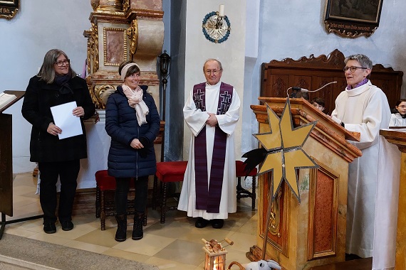 Zwei neue Kommunionspenderinnen. / SCM Dezember 2022