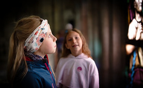 Kinder: Mitmachen statt schweigen im Gottesdienst