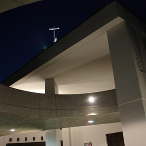 Neugestalteter Kirchenplatz 