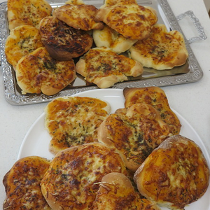 Die fertigen Pizzen sehen nicht nur lecker aus ...