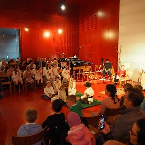 OLYMPUS DIGITAL CAMERA         