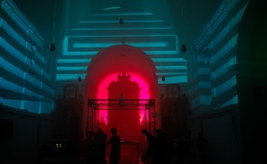 Holy Hydra: Die Jugendkirche Linz in besonderem Licht