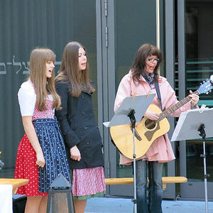 Traunauen-Reinigung mit ökomenischen Gottesdienst