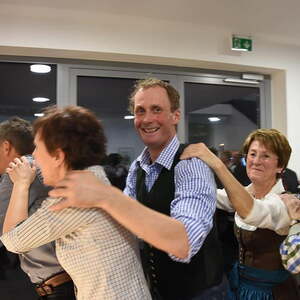 Gute Stimmung beim Ottnanger Pfarrball im Pfarrzentrum St. Stephanus