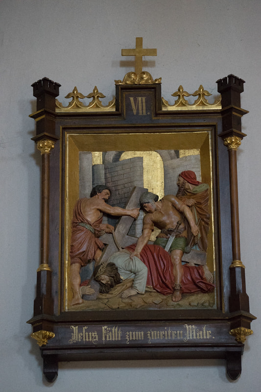 Riedauer Kreuzweg 7 Station Jesus F llt Zum Zweiten Mal Unter Dem Kreuz