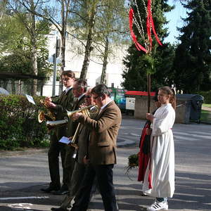 Palmweihe vor der Kirche
