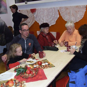 Adventkranzweihe und Schmankerlmarkt