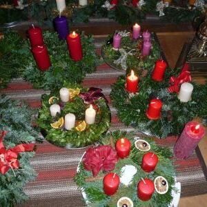 Kinderfeier und Abendmesse mit Adventkranzweihe