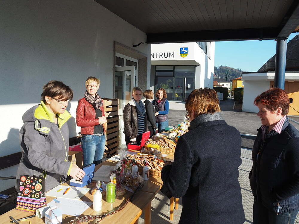 Ostermarkt der Mütterrunde    