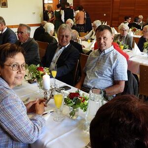 Jubelpaarfeier Pfarre Niederneukirchen 01.06.2025