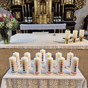 Die Kerzen für die Täuflinge