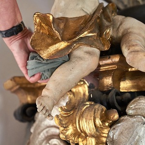 Alle packen an mit viel Fingerspitzengefühl