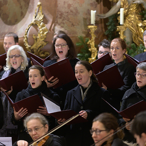 Chor des Konservatoriums für Kirchenmusik der Diözese Linz und Barockensemble Linz unter der Leitung von Wolfgang Kreuzhuber