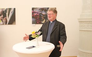 Ausstellung zum Weltmissionsmonat im Bischofshof eröffnet