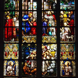 Das Glasfenster zur Domweihe im Linzer Mariendom