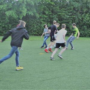 Fussball-Schlacht im Holzheimer Regen