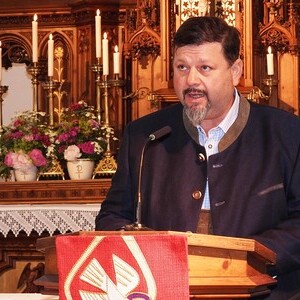 In den Fürbitten trugen die Paare ihre Bitten vor Gott hin