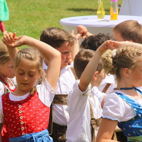 Kindervolkstanzgruppe St. Peter/Wbg.