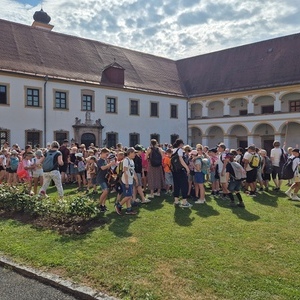 Unsere Volksschüler im Stift Reichersberg