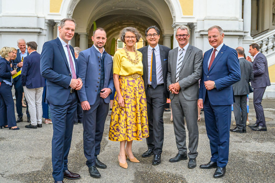 Markus Forsthuber, Markus Auer, Christine Haiden, Rico Gulda, Thomas Heißbauer, LH Thomas Stelzer / © Cityfoto /VKB OÖ. Stiftskonzerte: Auftakt in St. Florian