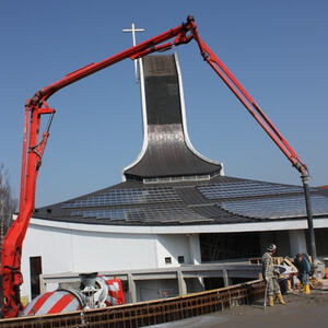 Neugestalteter Kirchenplatz 