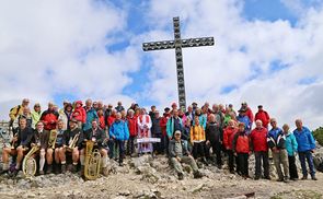 Mit Bischof Dr. Manfred Scheuer auf dem Feuerkogel