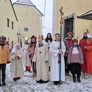Ministranten als Sternsinger