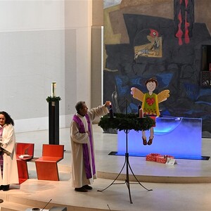 1. Advent: Vorabendmesse mit dem Ensemble Voices