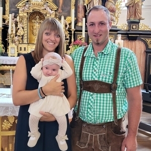 Eltern: Sandra u. Daniel Hauder, Mühlenweg 28