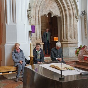 Anni Grabner, Pfarrhaushälterin