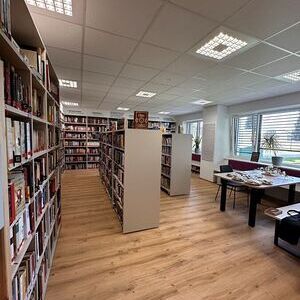 Die neu eröffnete Bibliothek
