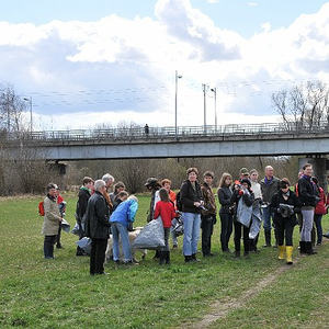 Traunauen-Reinigung mit ökomenischen Gottesdienst