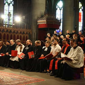 Der Hartkirchner Chor 'cantus toccare' bei der Vesper im Linzer Mariendom