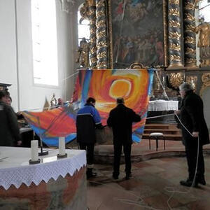 Fastentuch der Pfarrkirche Ostermiething