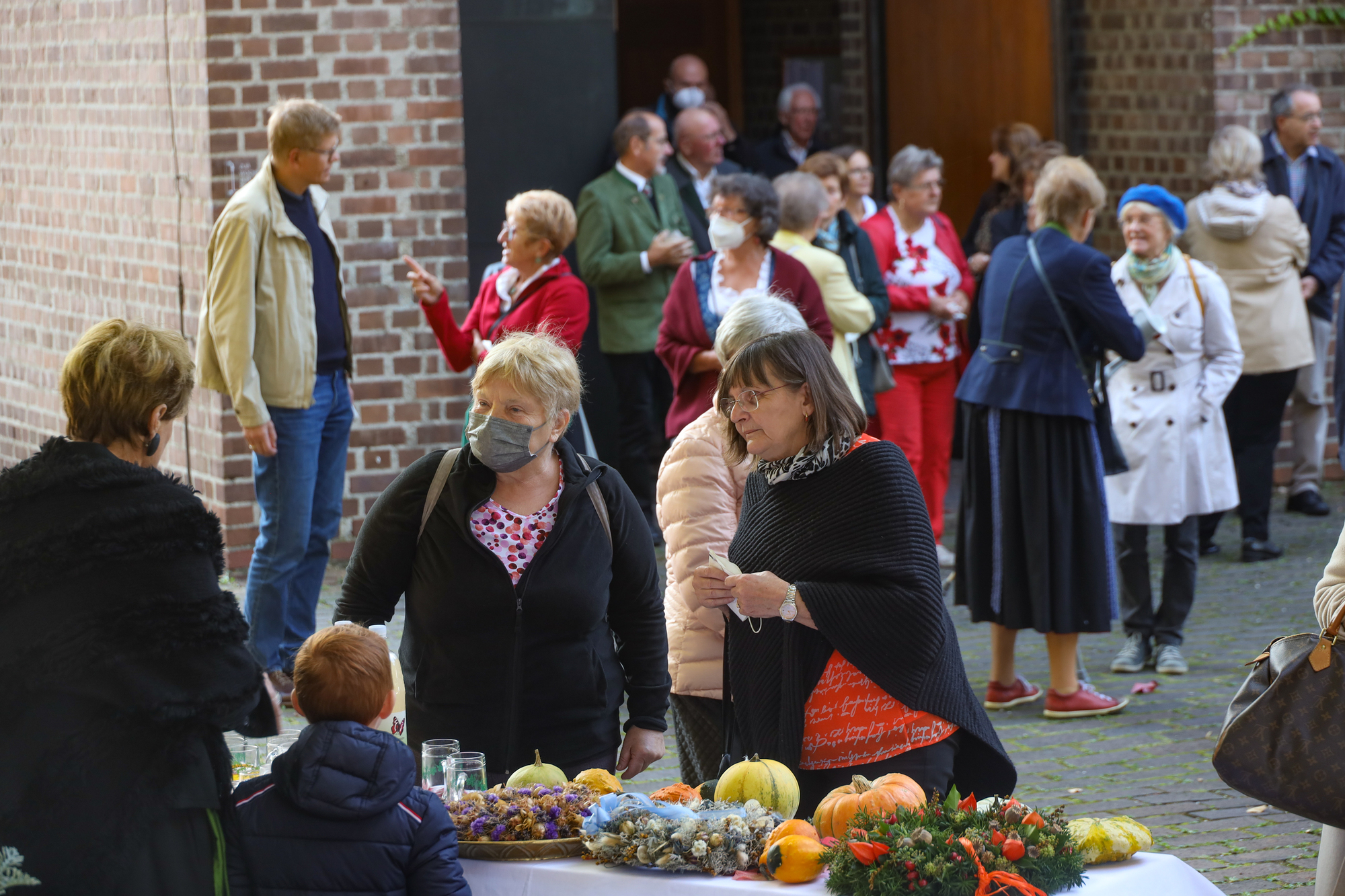 Schmankerlmarkt am Kirchenplatz