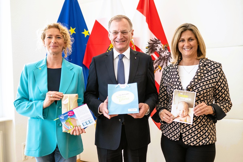 GF aktion leben oö Ingrid Koller, LH Mag. Thomas Stelzer, ehrenamtl. Vorsitzende aloö Nikola Auer