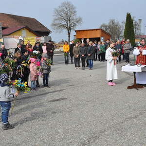 Palmweihe am Dorfplatz, Einzug in die Kirche zur Hl. Messe