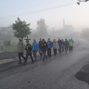 Abmarsch um 6:00 Uhr Früh, Pfarrkirche Franking