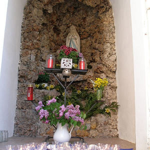 Maiandacht vor der Lourdesgrotte
