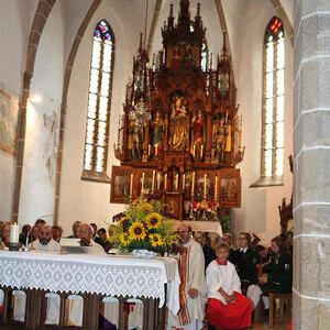 Pfarrer Hansjörg Wimmer, Kaplan Samuel Ogwudile, Frau Klara