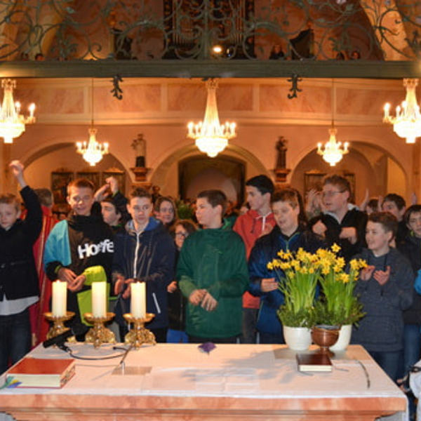 Palmweihe, Vorstellung der Firmlinge und der Erstkommunionkinder